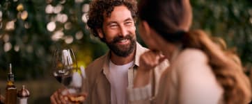 para degustująca wino