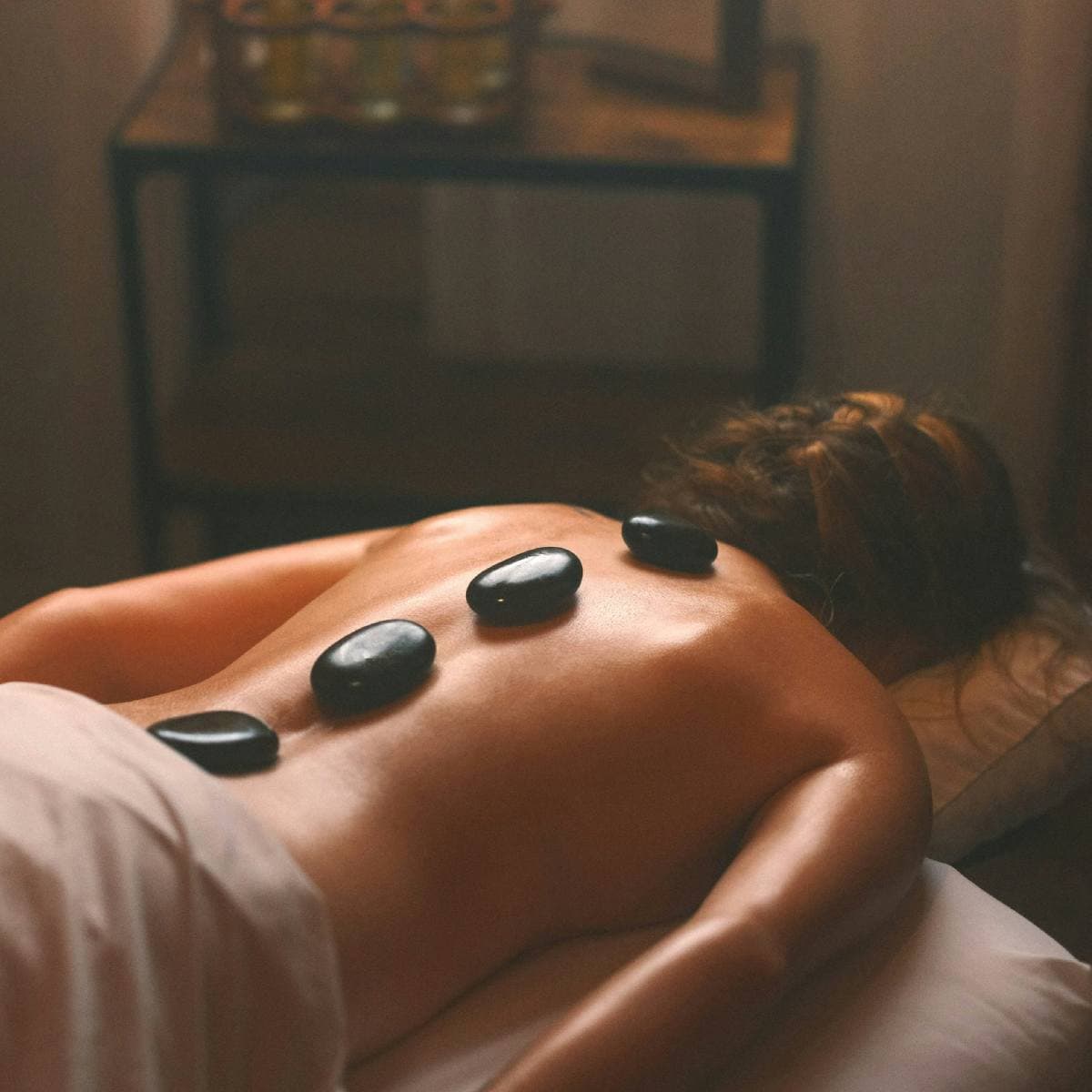 Masaż gorącymi kamieniami | Świętochłowice | Zakątek Relaksu