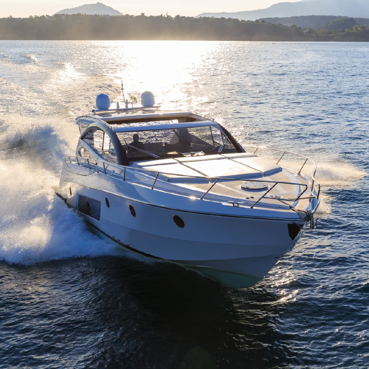 Rejs Jachtem Motorowym ze Sternikiem | Wrocław