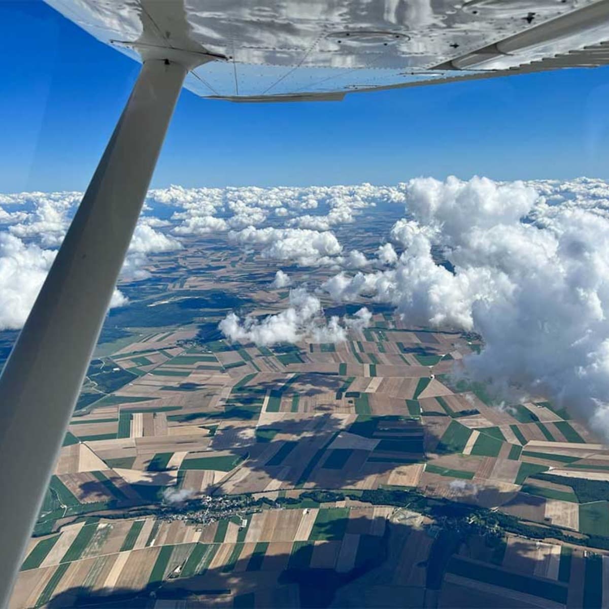 Lot widokowy Samolotem Cessna dla Przyjaciół | Warszawa | 3 osoby | 15 minut