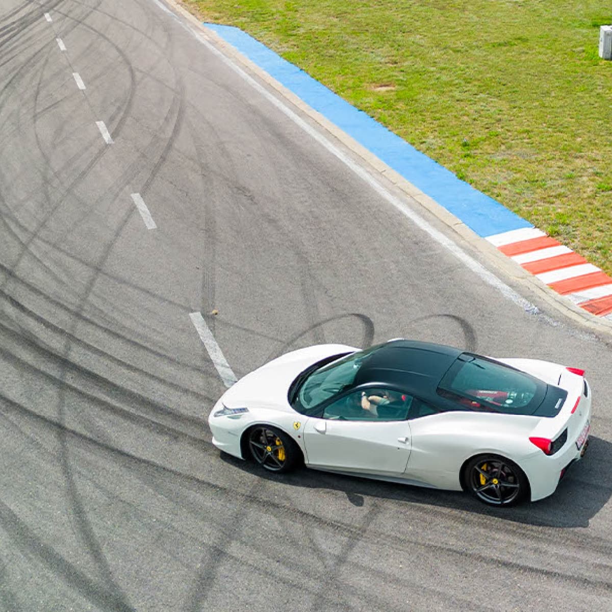 Jazda Ferrari Italia | Wiele lokalizacji | DEVIL-CARS