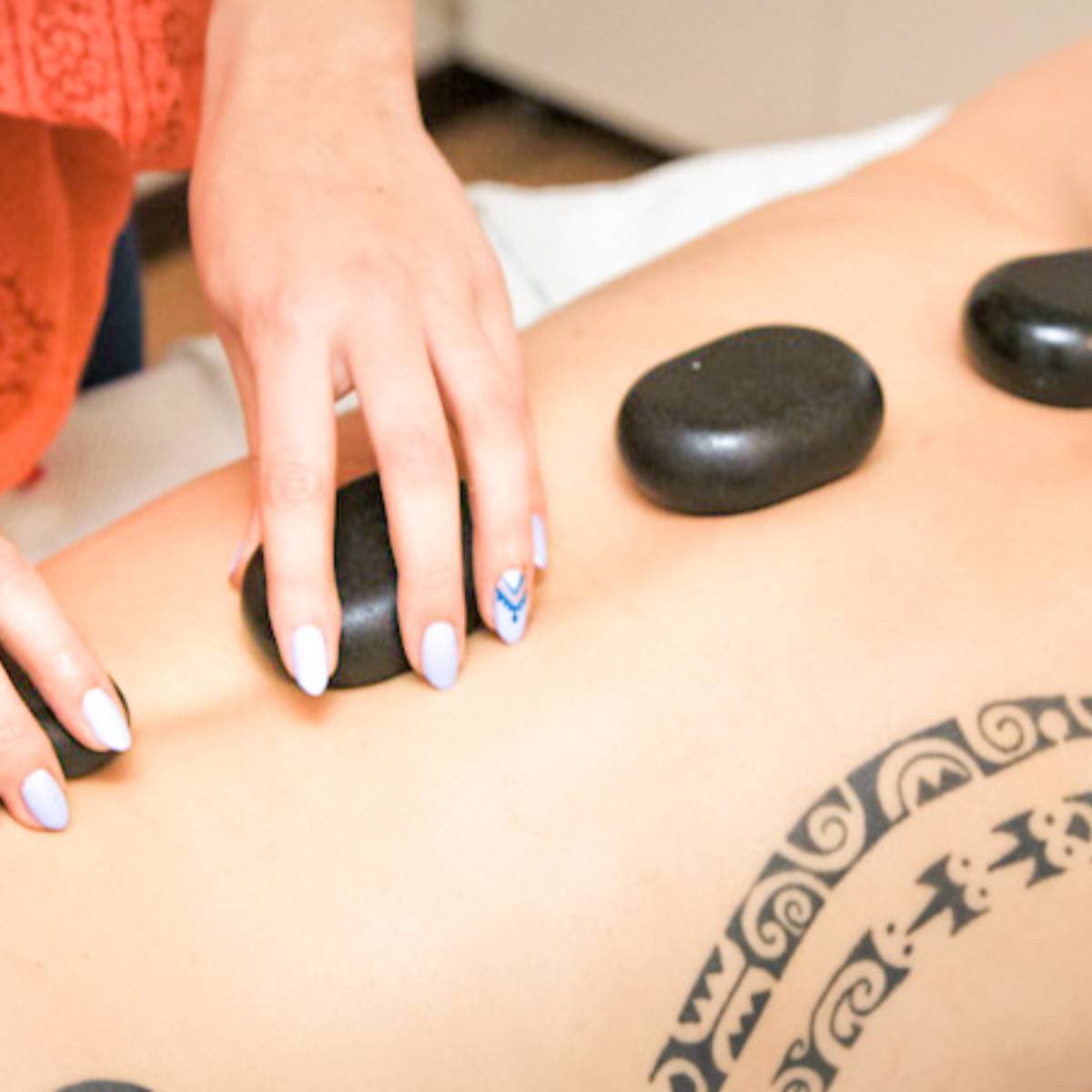 Masaż gorącymi kamieniami | Gdańsk | Cud gabinet masażu