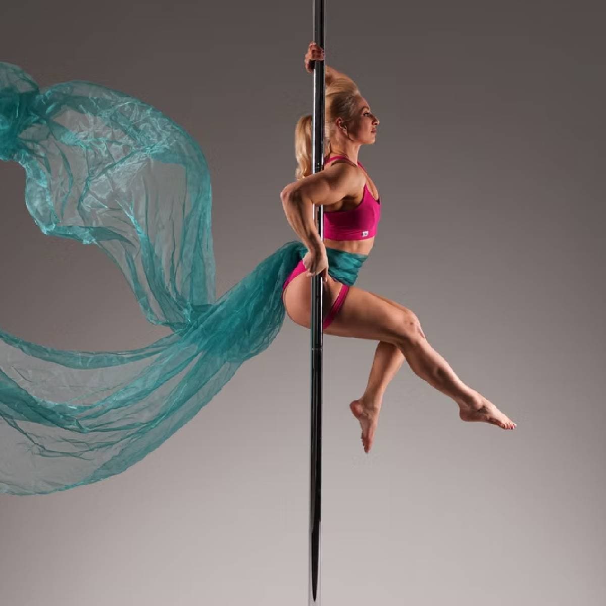 Sesja zdjęciowa Pool Dance (w studiu) | Warszawa