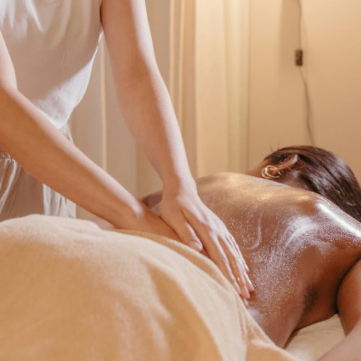 Aromatyczny masaż świecą | Poznań | Kosmetologia Kalina Kowalewska