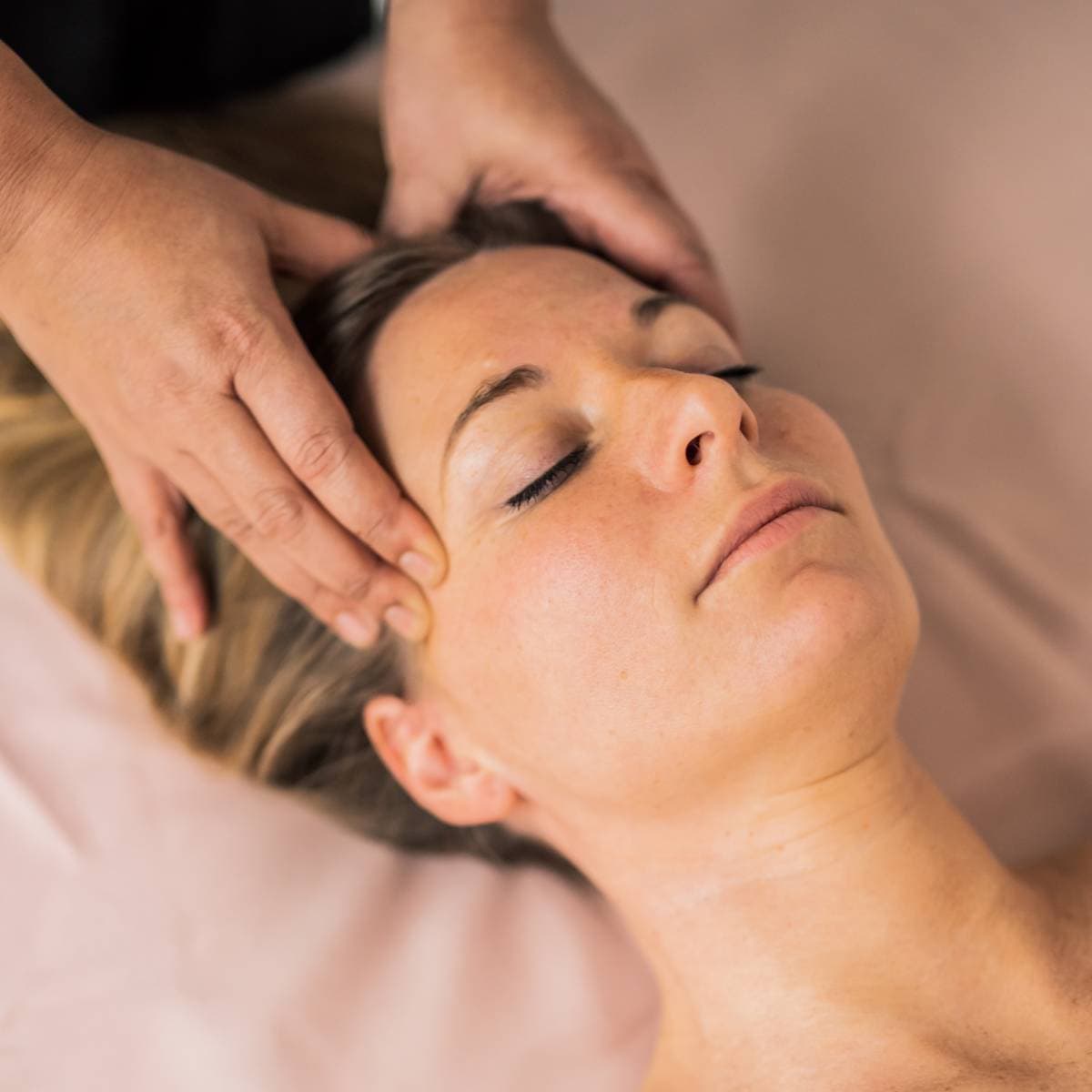 Masaż twarzy  | Warszawa | OYES massage place