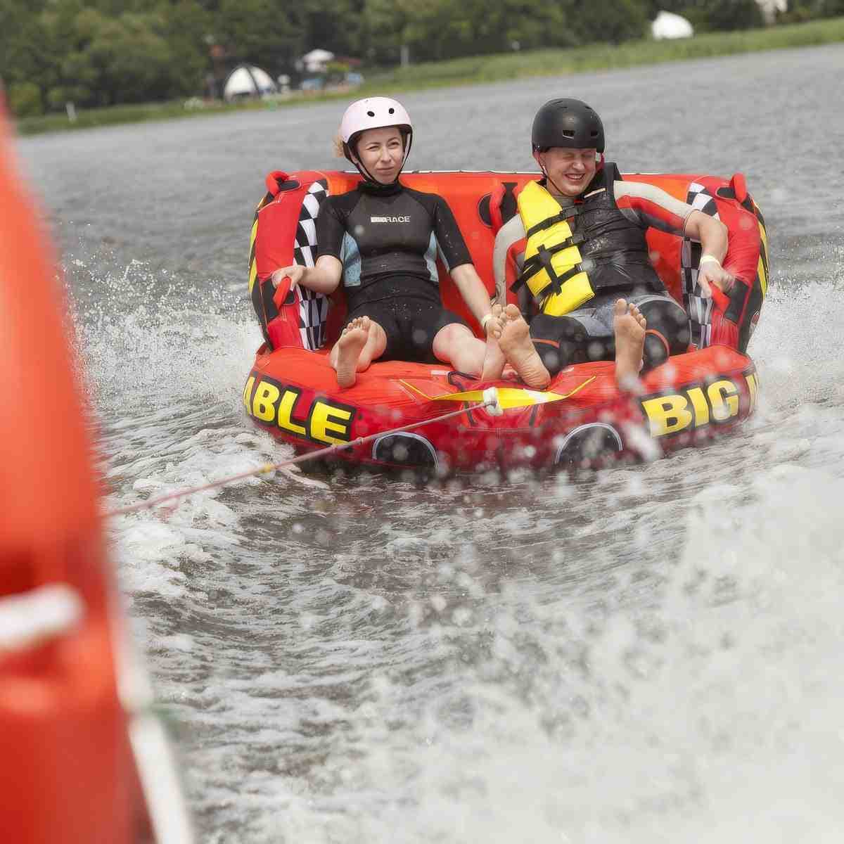 Przejazd na oponie za motorówką | Serock