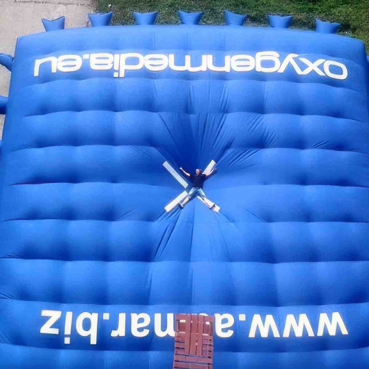 Skok na poduchę kaskaderską - Stunt Jump | Warszawa