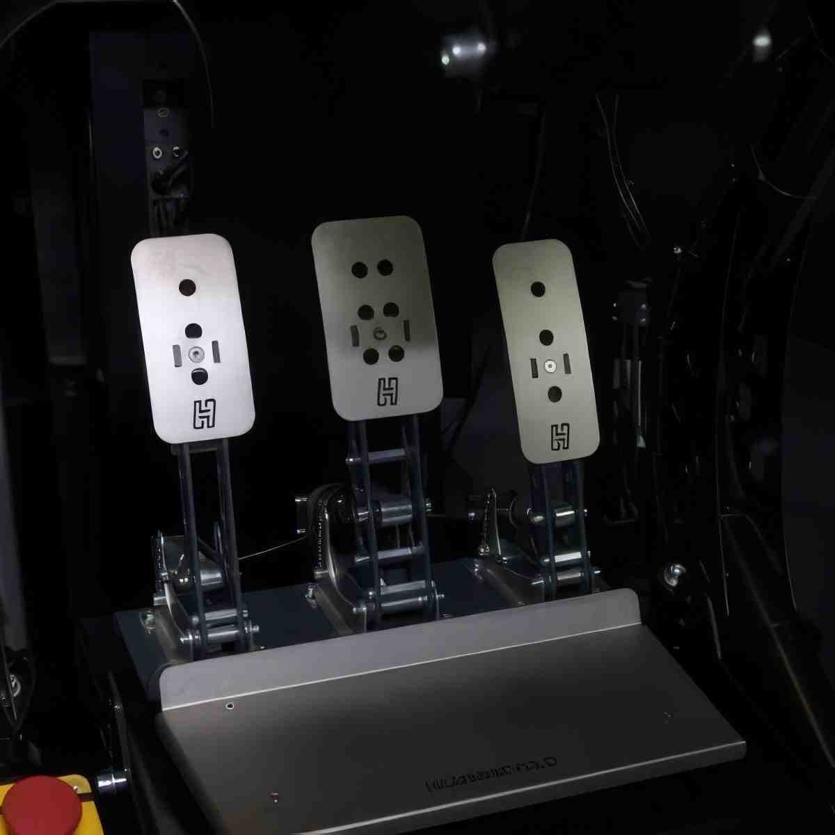 Ekstremalna jazda w symulatorze wyścigowym | Poznań