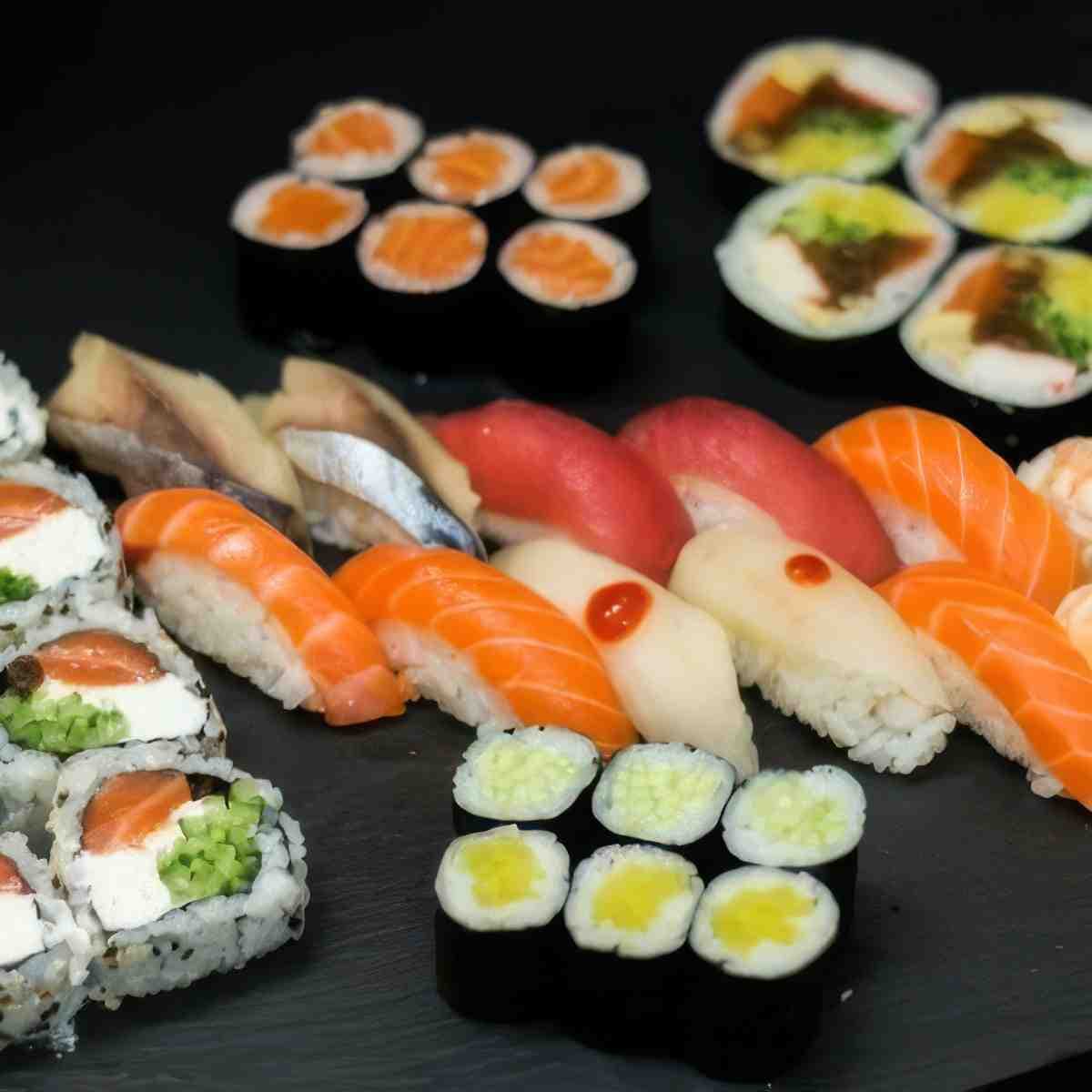 Voucher 100 PLN na sushi z dostawą do domu | Płock | Inari Sushi