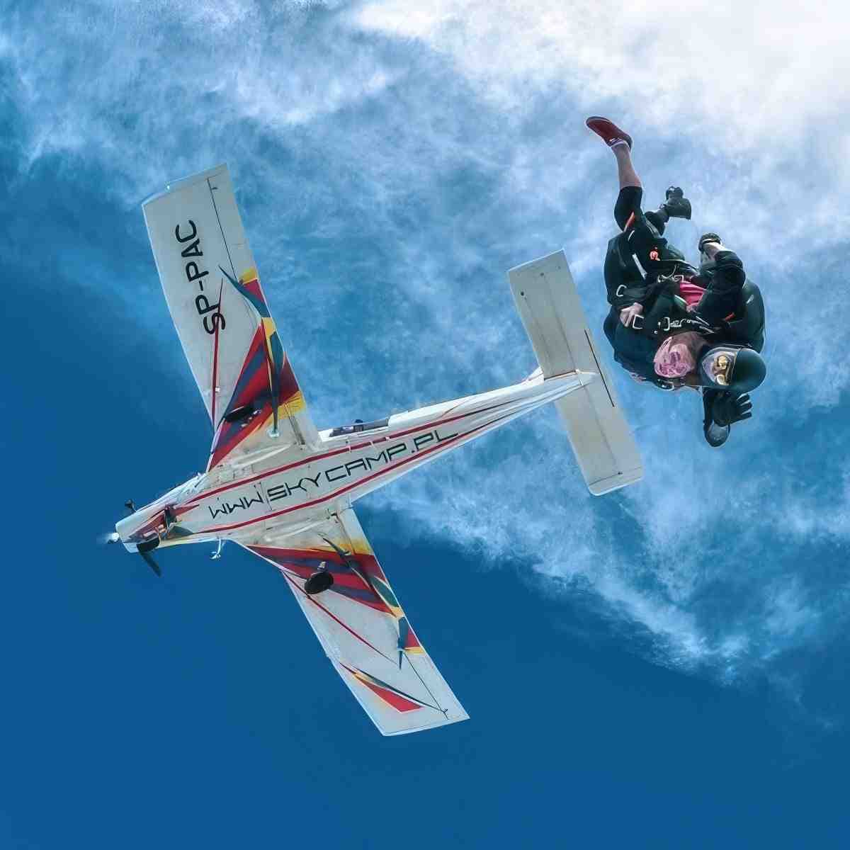Skok ze spadochronem z filmowaniem | Poznań (Bednary)