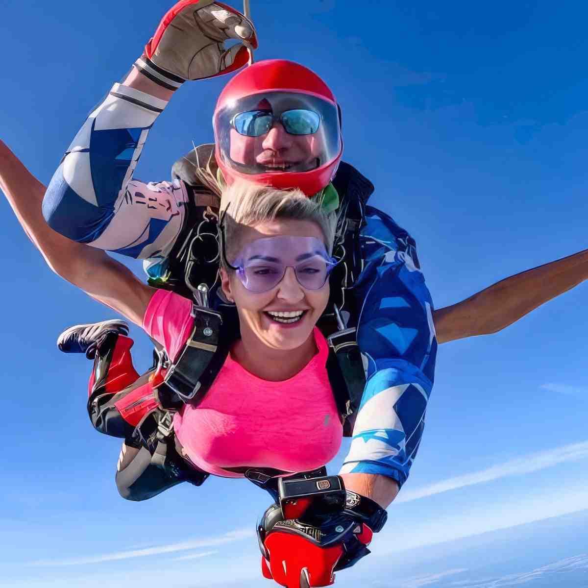 Skok ze spadochronem na prezent | Lubin