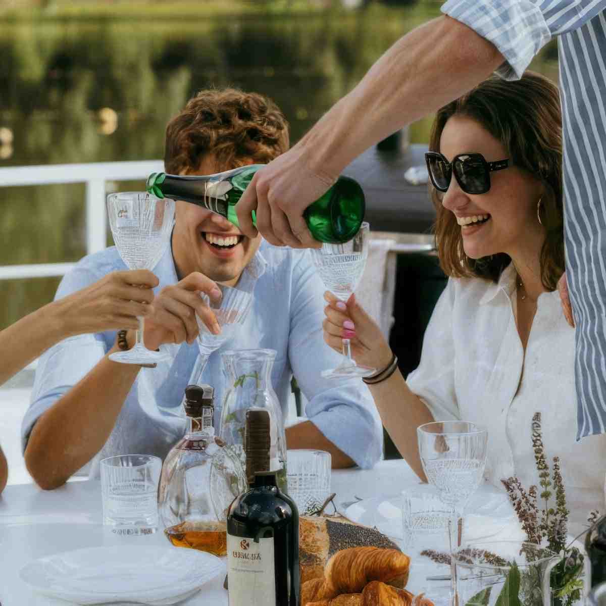 Ekskluzywna kolacja na jachcie o zachodzie słońca | Wrocław