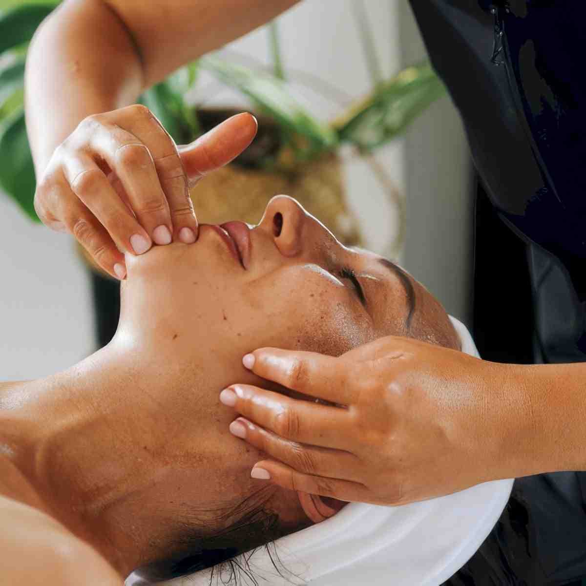 Masaż twarzy | Gdańsk | MIÓD Studio masażu