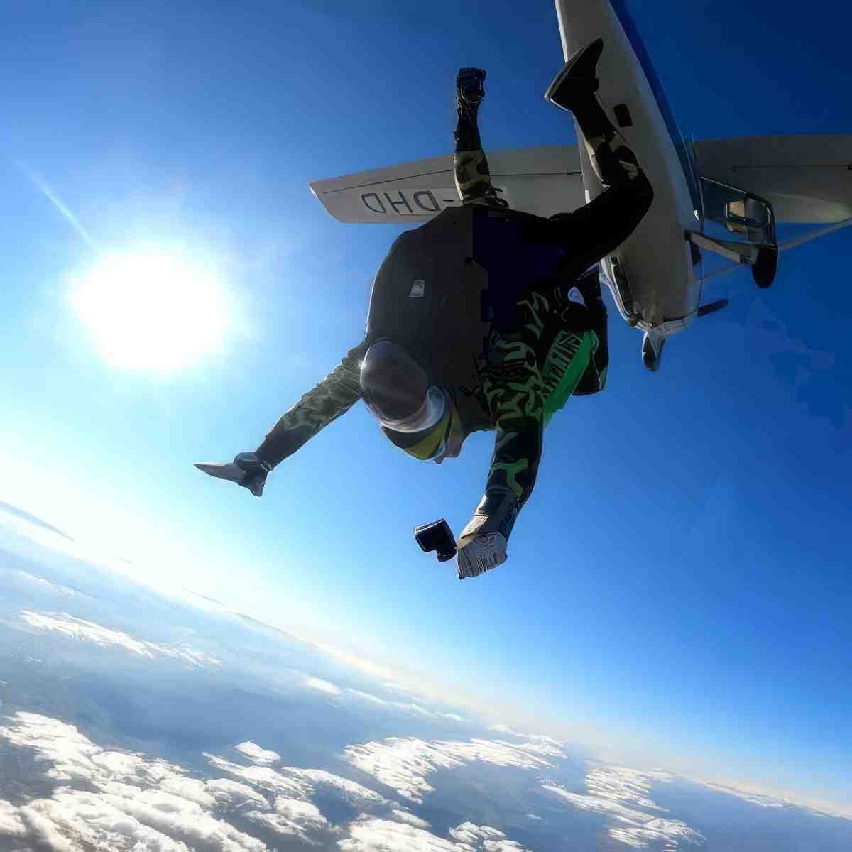 Skok ze spadochronem z filmowaniem | Rzeszów (Mielec)