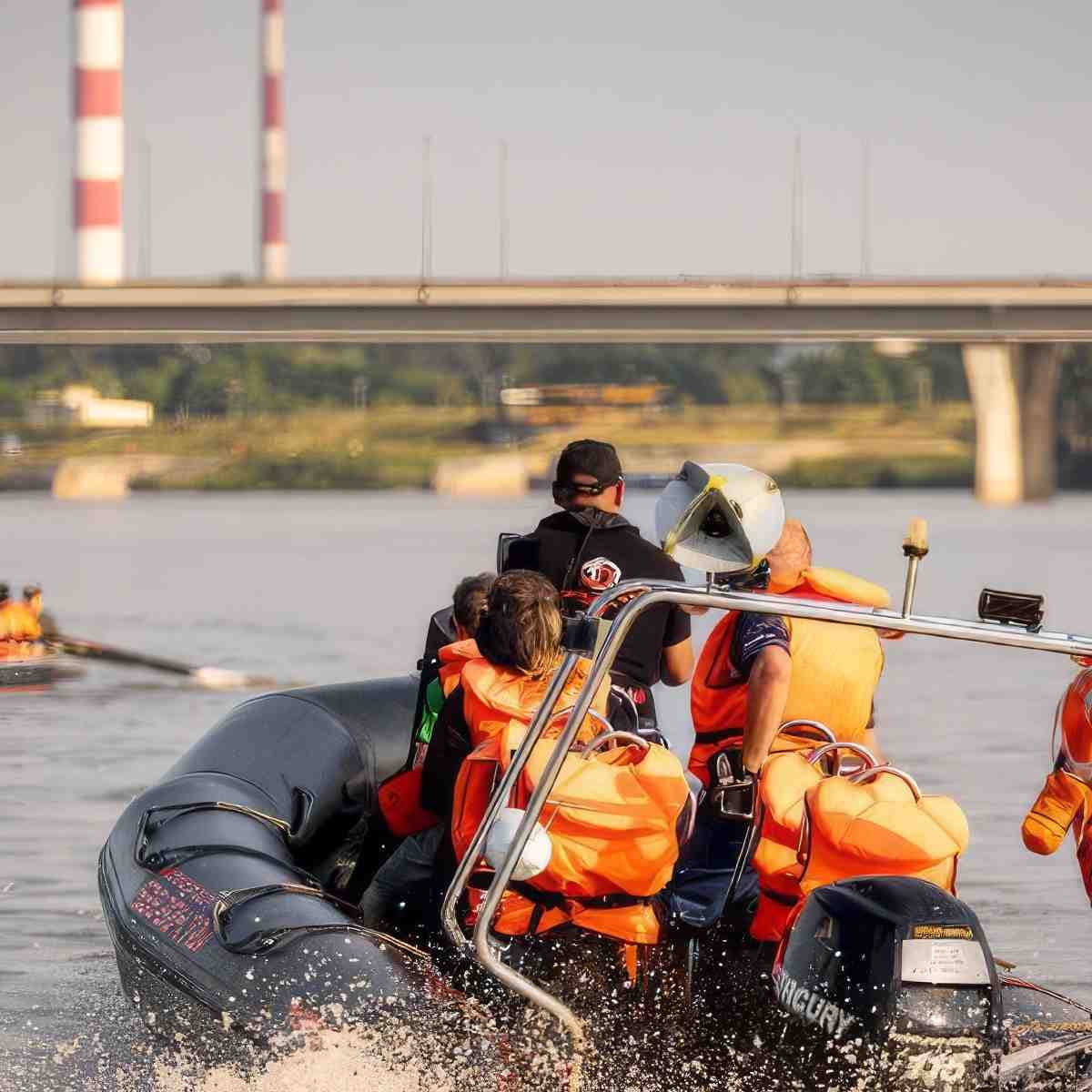 Rejs motorówką z adrenaliną | Warszawa