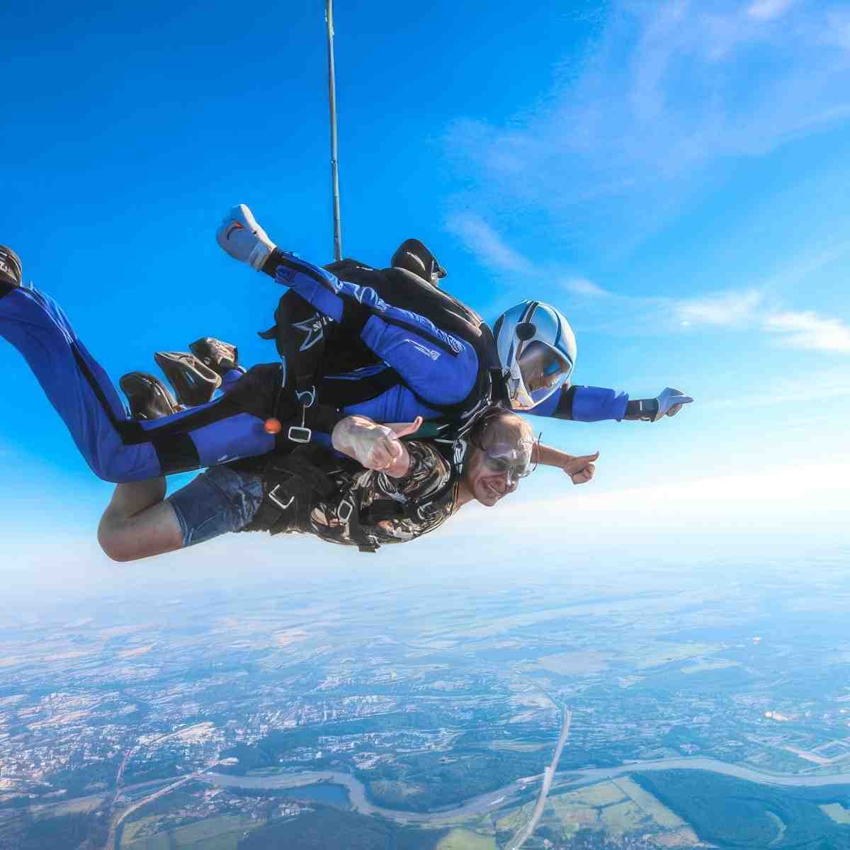 Skok ze spadochronem dla dwojga z filmowaniem | Lubin