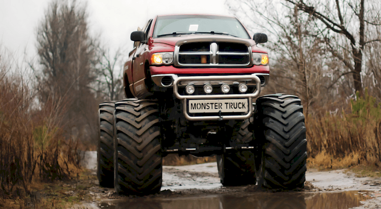 Tratowanie wraków Monster Truckiem | Jaworzno