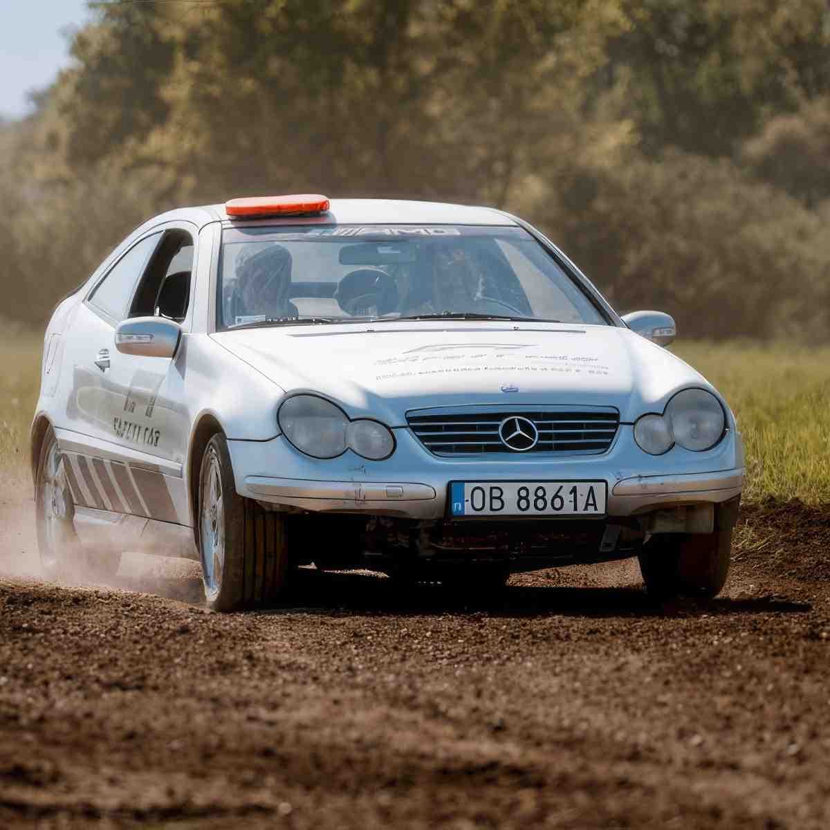 Przejazd po szutrowym torze autem tylnonapędowym | Wrocław