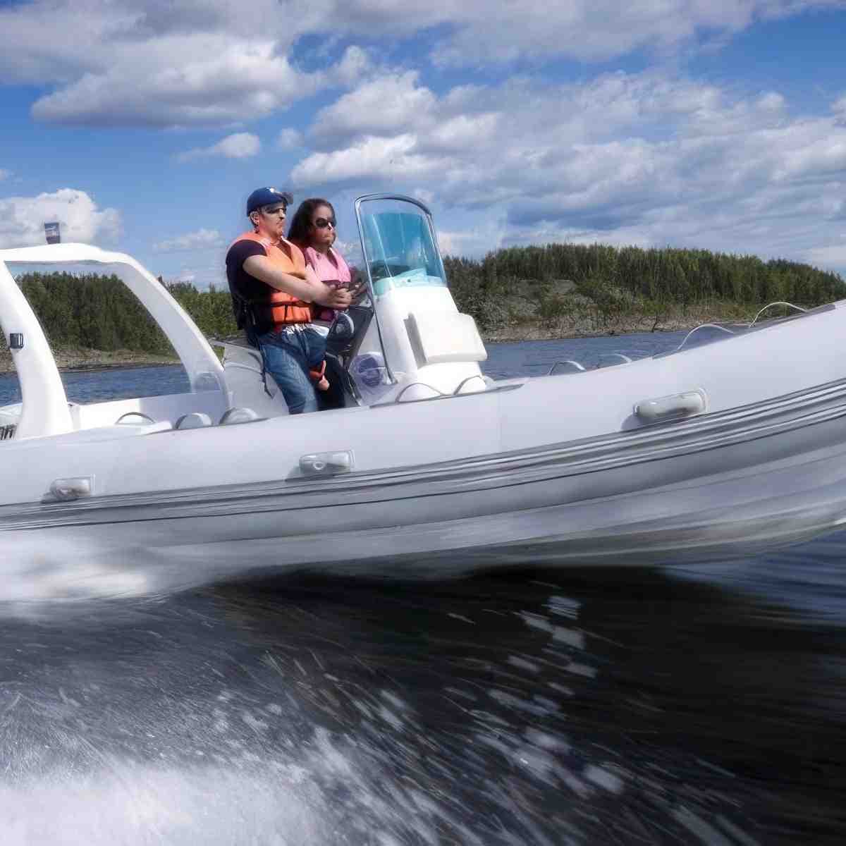 Nauka prowadzenia łodzi motorowej RIB dla dwojga | Warszawa (Zegrze)