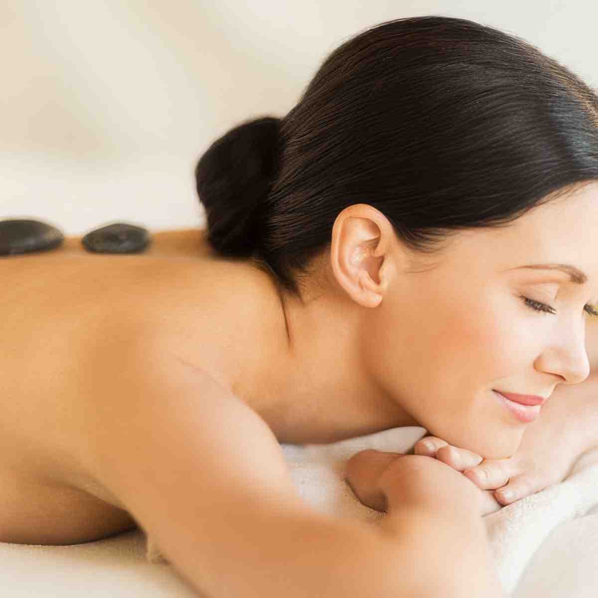 Masaż gorącymi kamieniami | Gliwice | Glamour Day SPA