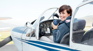 Kobieta w Samolocie - Pierwszy Kurs Pilotażu