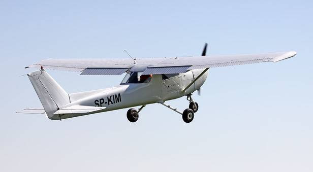 Samolot Cessna Podczas Wzbijania się w Powietrze