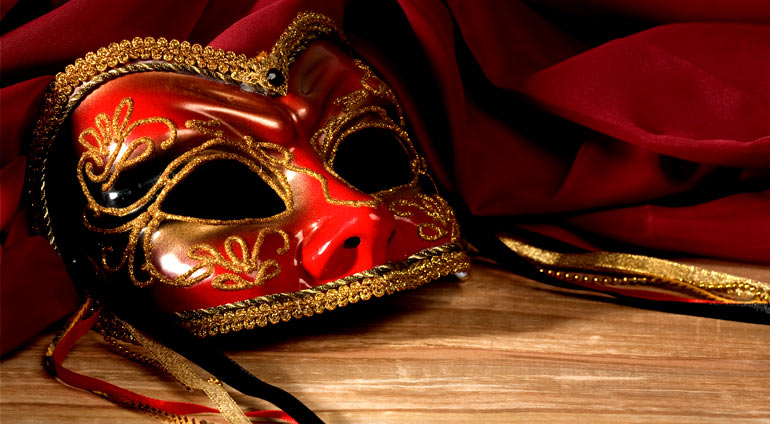 Czerwona Maska Teatralna ze Złotymi Zdobieniami