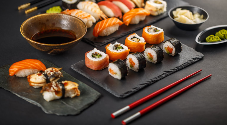 Zestaw Sushi: Maki, Futomaki, Nigiri