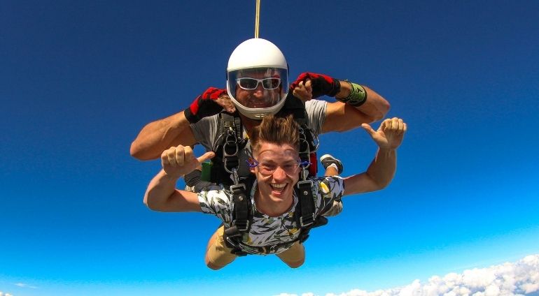Skok ze spadochronowy w tandemie z filmowaniem w SkyCamp