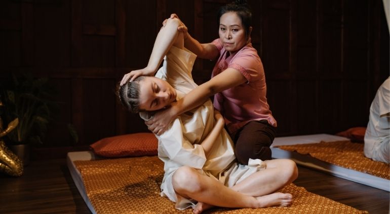 Tajski masaż sportowy