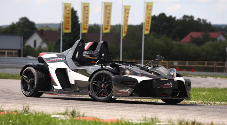 Czarny KTM X Bow