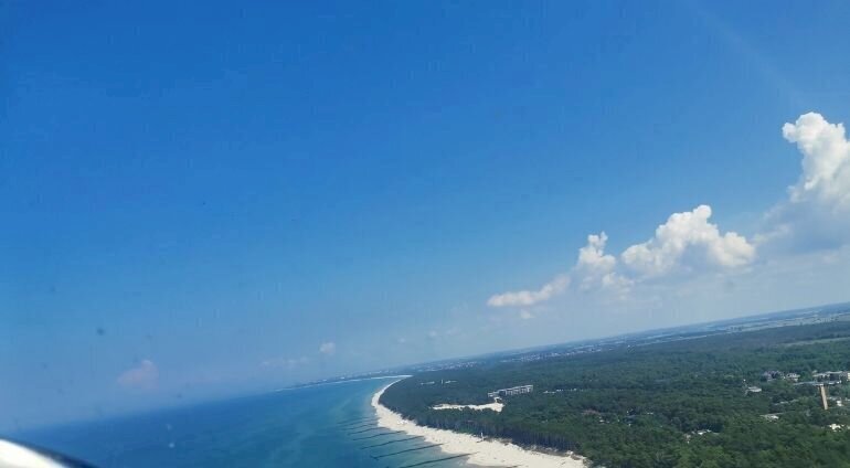 Panorama morza podczas lotu