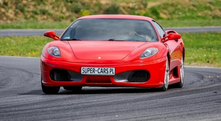 Jazda Ferrari F430 na torze