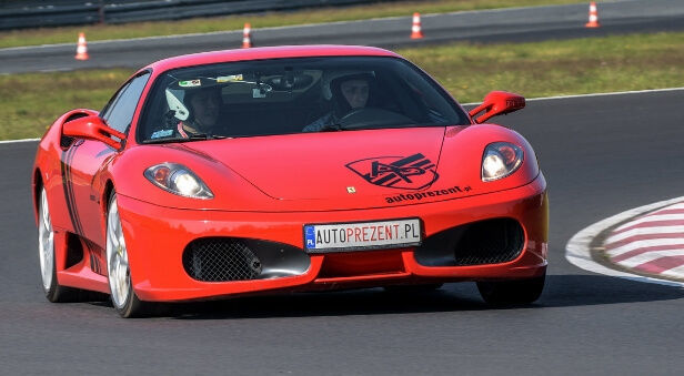 Jazda Ferrari F430 - Tor Poznań (1 okrążenie) 1