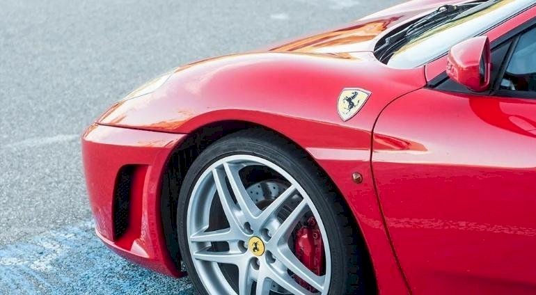 Jazda Ferrari F430 na torze