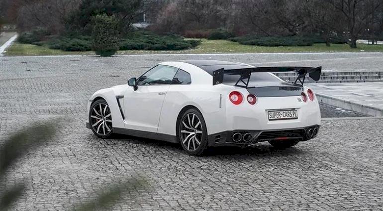 Nissan GTR