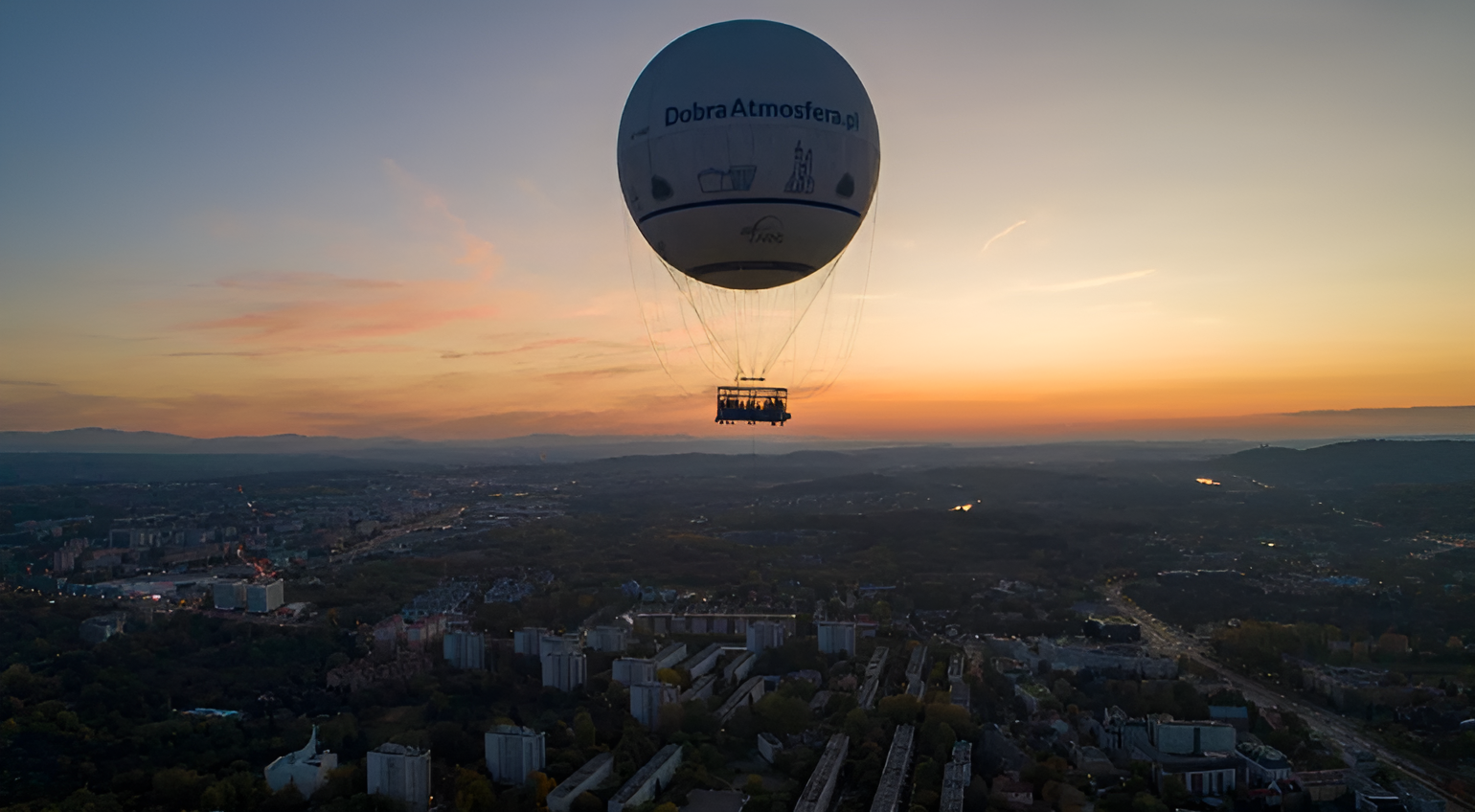 Lot balonem na uwięzi
