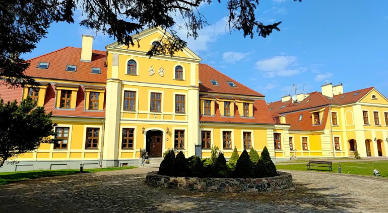 Pobyt w Pałacu w Rymaniu