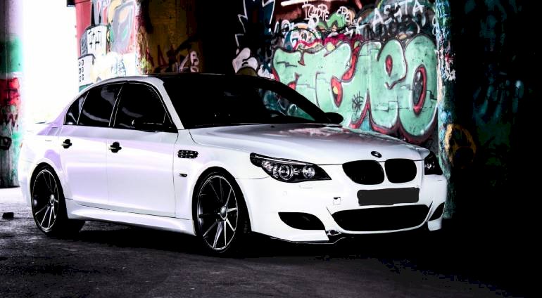 Jazda za kierownicą BMW M5 V10 po torze - Toruń (5 okrążeń)