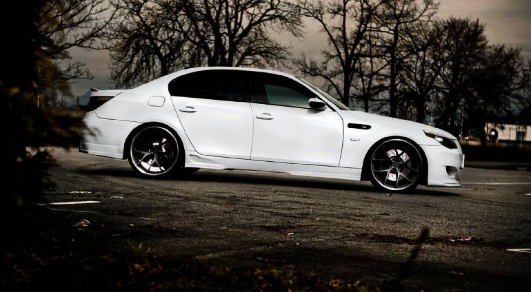 Jazda BMW M5 V10 po torze w fotelu pasażera