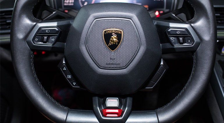 Kierownica w Lamborghini Huracan