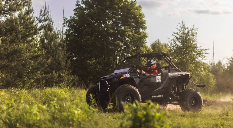 Jazda Polaris PZR Turbo S