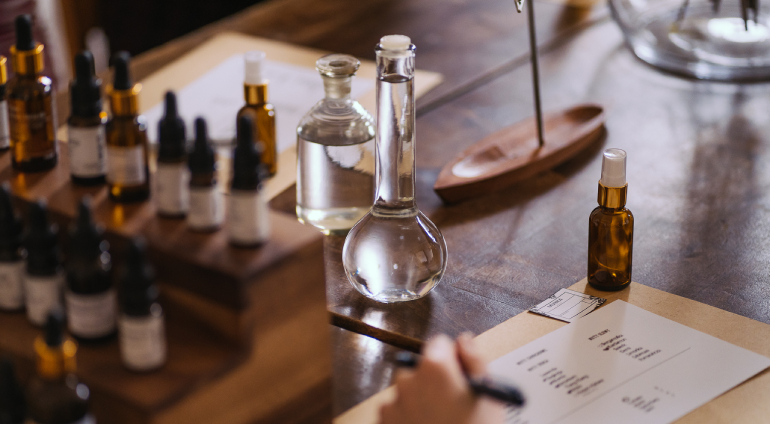 Skomponuj własne perfumy - Lublin (Mushka Perfume Lab, 1 osoba, w grupie)