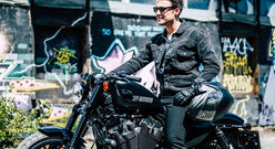 Jazda motocyklem Harley Davidson