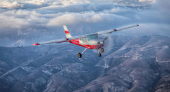 Samolot Lecący Nad Tatrami