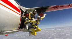 Skok ze spadochronem z samolotu