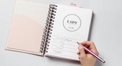 Różowy notatnik Lady Planner