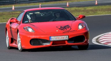 Jazda Ferrari F430 - 1 okrążenie - Poznań, Tor Główny (z filmowaniem, Super Cars)