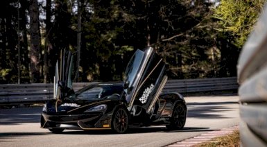 Jazda za kierownicą McLaren 570GT - Wrocław Tor Krzywa (10 okrążeń)
