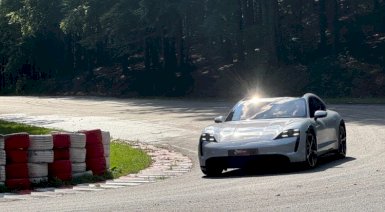 Jazda Porsche Taycan Cross Turismo 4S Performance Plus - Kielce (1 okrążenie)